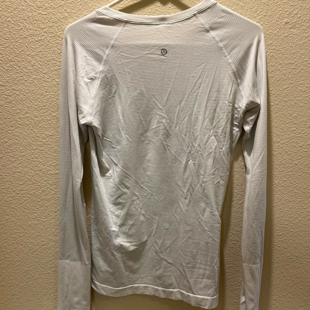 Lululemon long sleeve running top